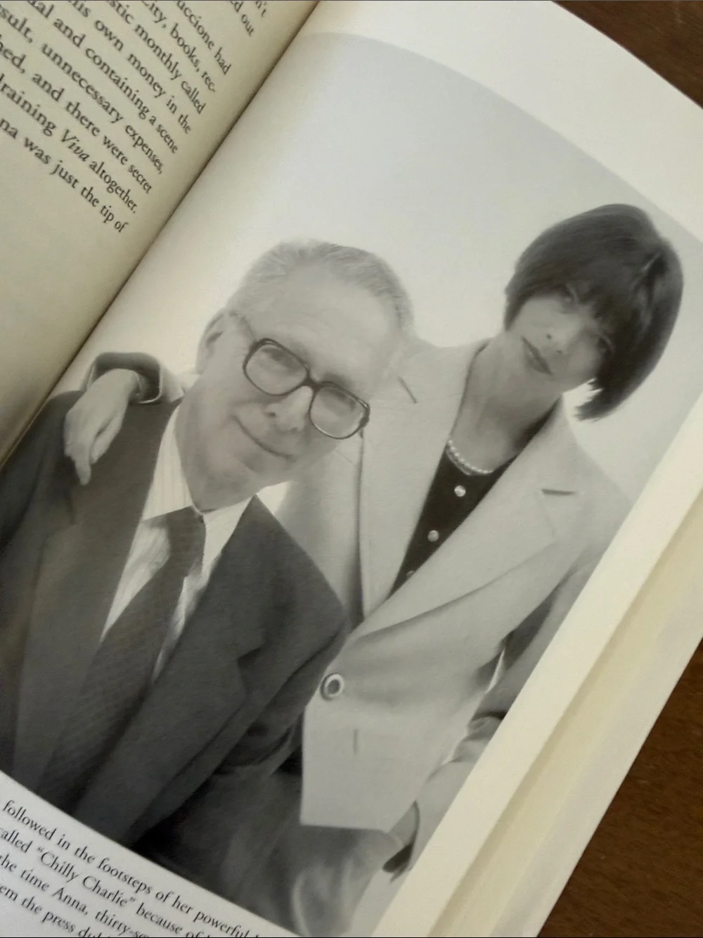 Anna Wintour: Front Row - The Cool Life and Hot Times of Vogue’s Editor in Chief